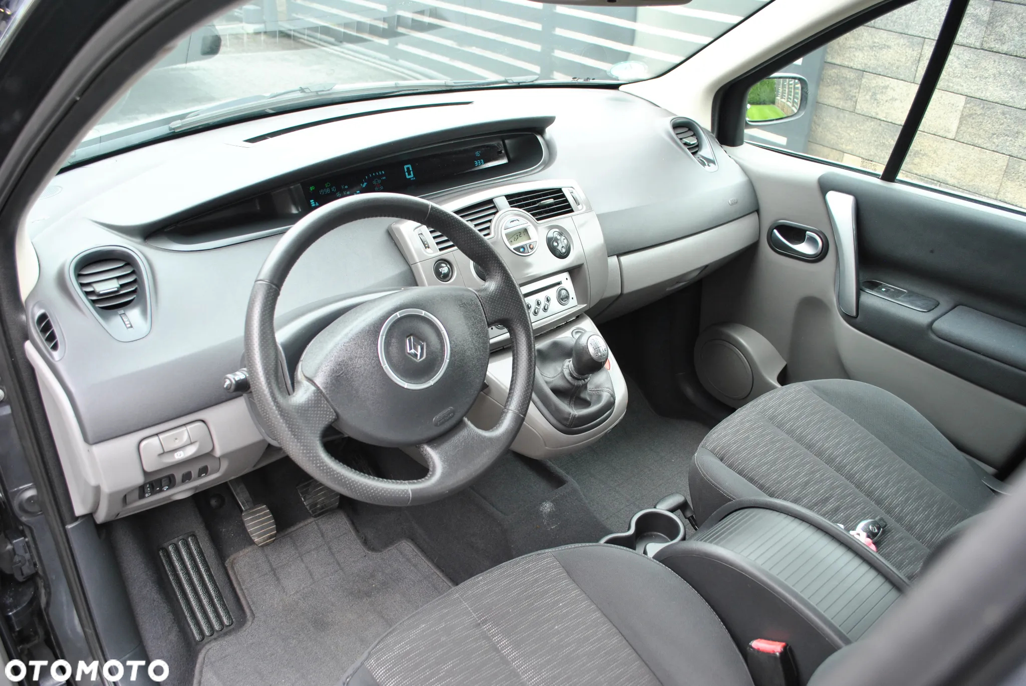 Renault Scenic 2.0 16V Confort Expression - 5