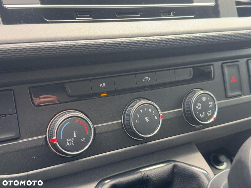 Volkswagen Transporter 2.0 TDI /150 KM FURGON MANULA - 25