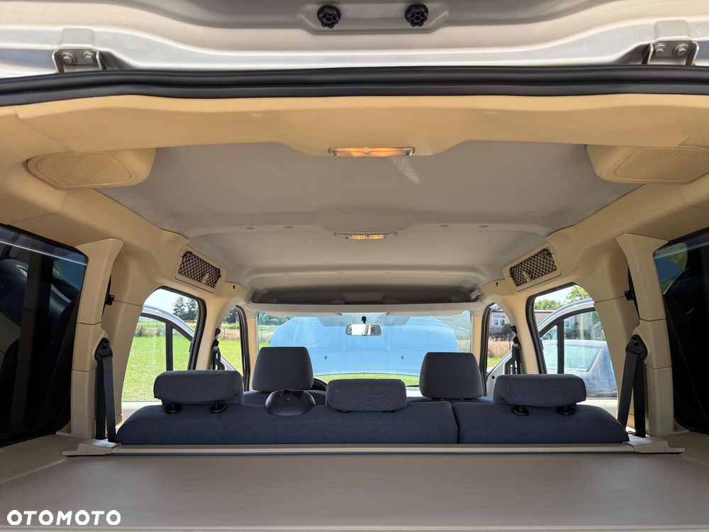 Ford Tourneo Connect - 14