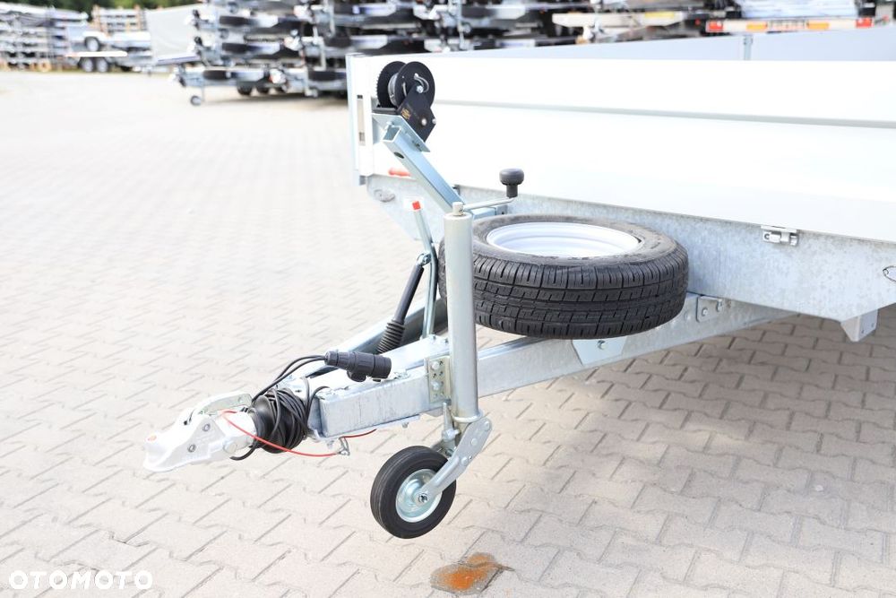 Niewiadów Boss 6.2 x 1.97 burty aluminiowe 2 osie po 1800kg koła 185R14C - 9