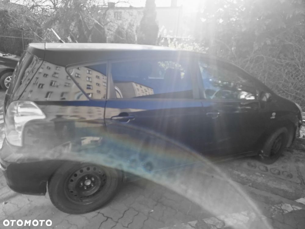 Toyota Corolla Verso 2.2 D-4D X + NAVI 7os - 9