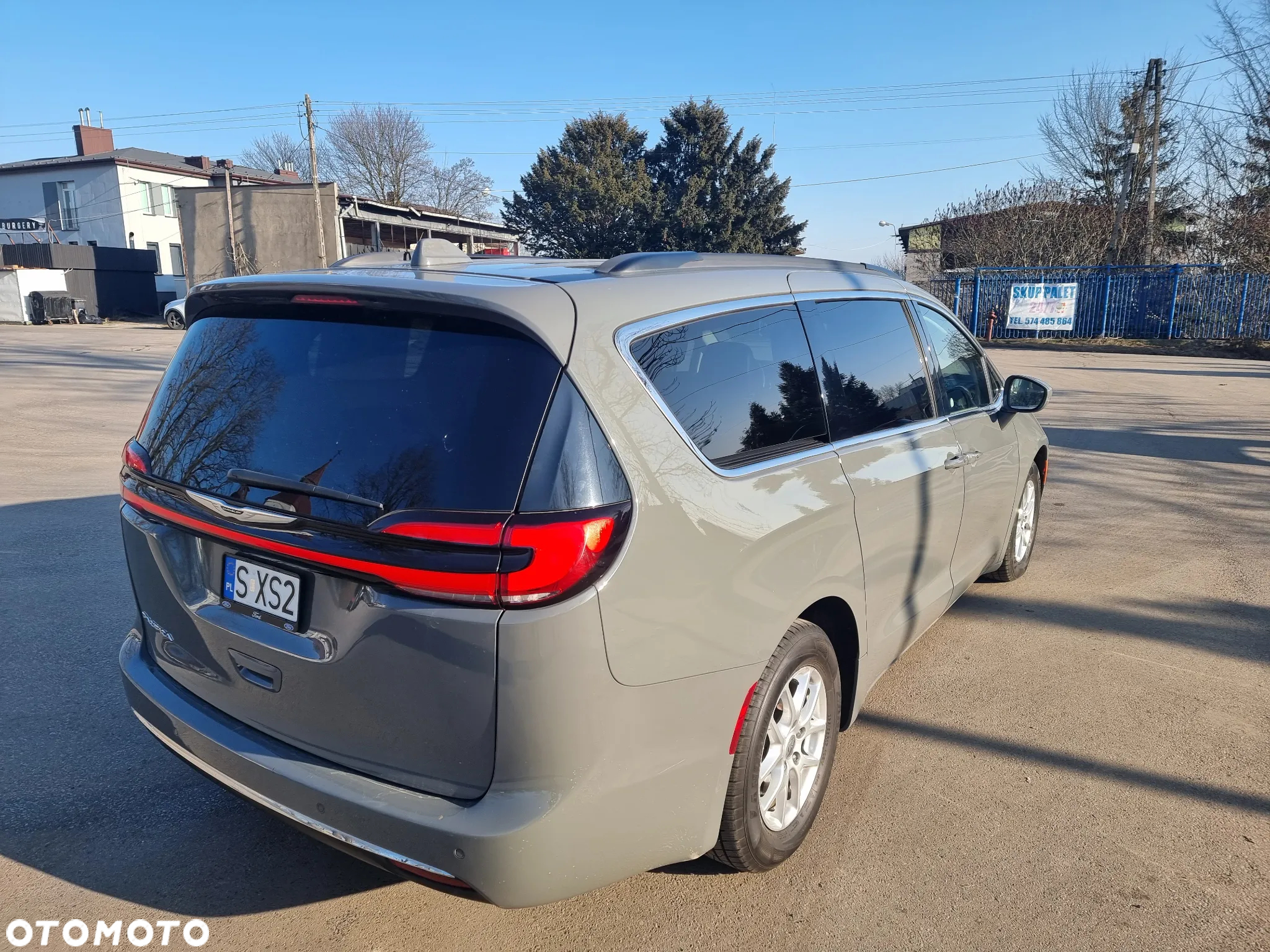 Chrysler Pacifica - 8