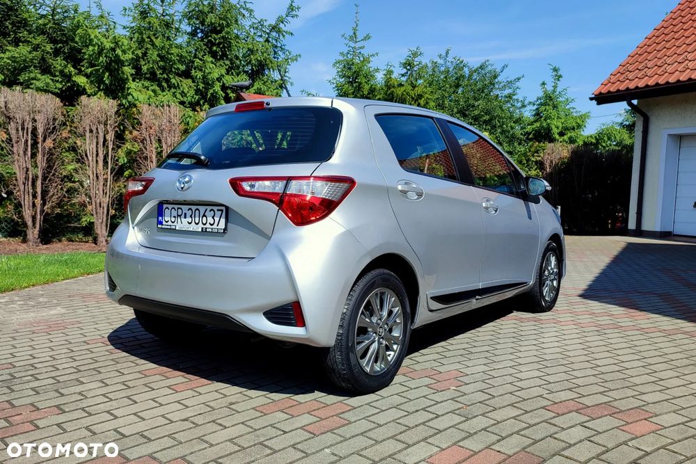 Toyota Yaris 1.0 Premium - 26