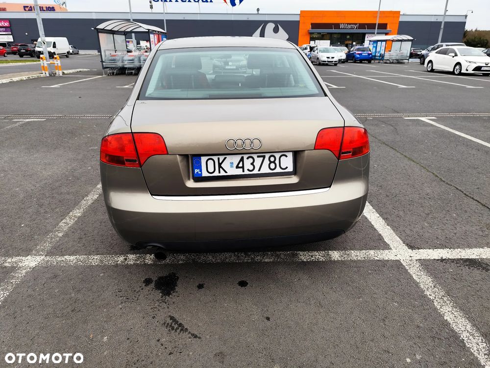 Audi A4 Limousine - 3