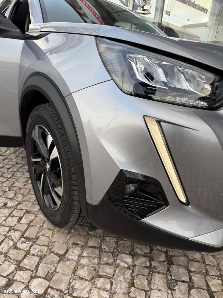 Peugeot 2008 1.2 PureTech Allure - 11