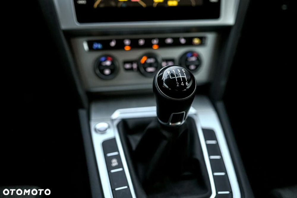 Volkswagen Passat ver-2-0-tdi-bmt-comfortline - 24