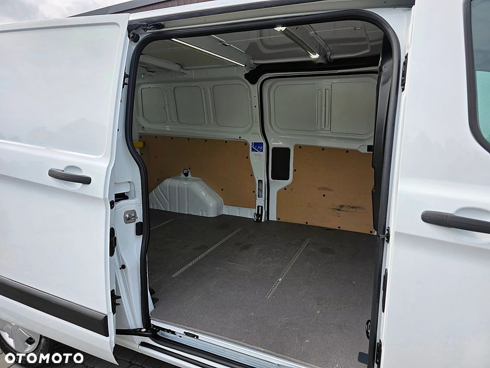 Ford TRANSIT CUSTOM - 8