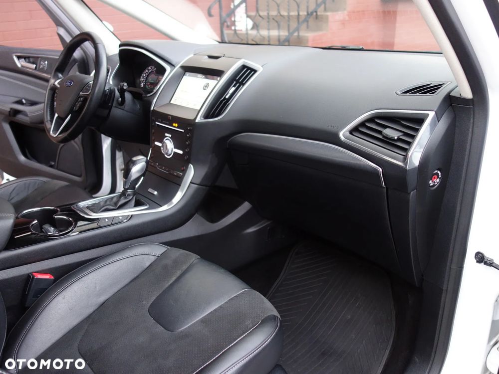 Ford S-Max 2.0 TDCi 4WD Titanium PowerShift - 21