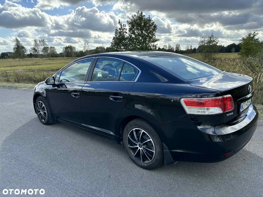 Toyota Avensis - 9
