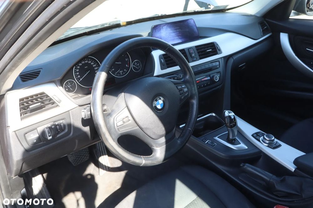 BMW Seria 3 318d - 10