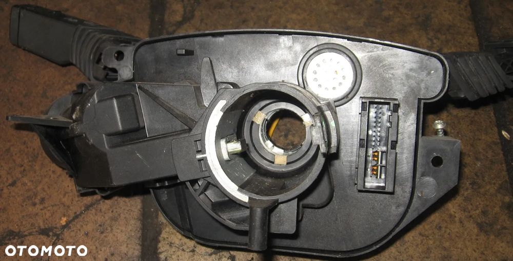 13132473 GK VECTRA C SIGNUM CIM przełącznik pod kierownicę moduł OPEL - 4