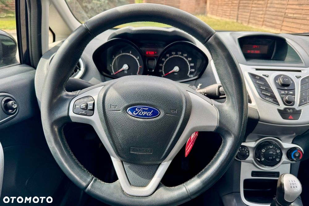 Ford Fiesta - 22