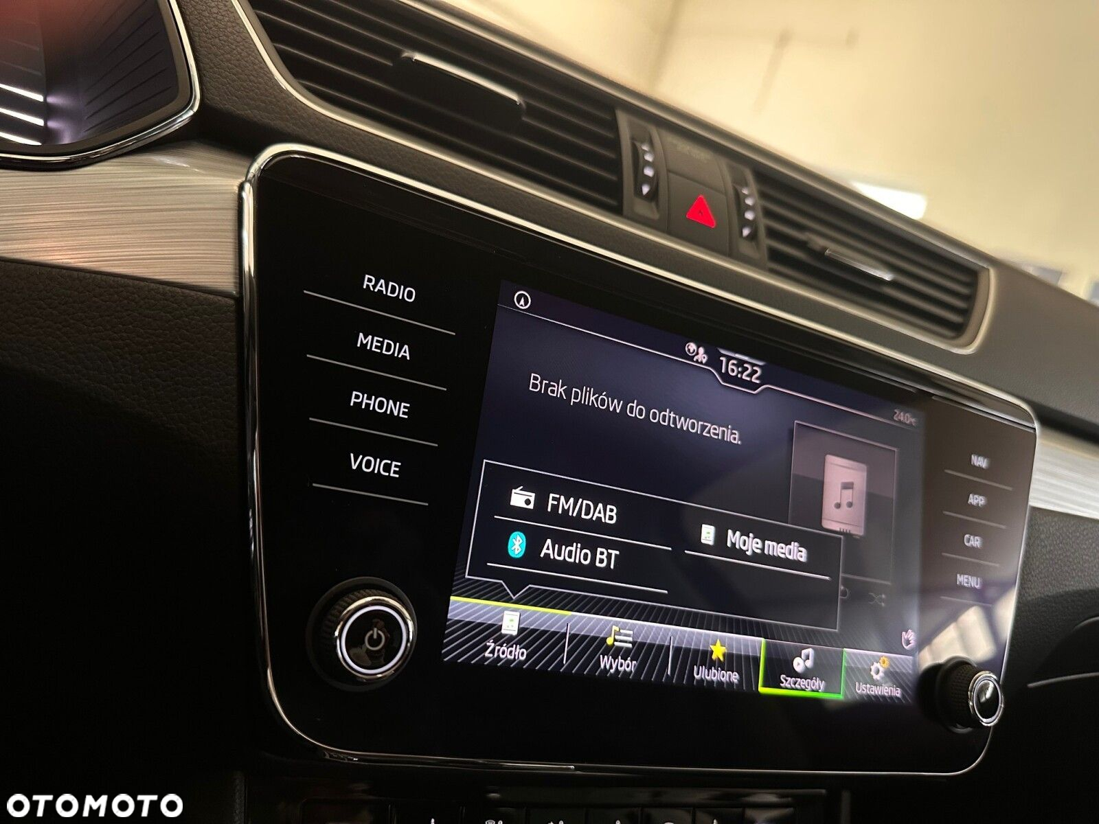 Skoda Superb 2.0 TDI SCR Ambition DSG - 22