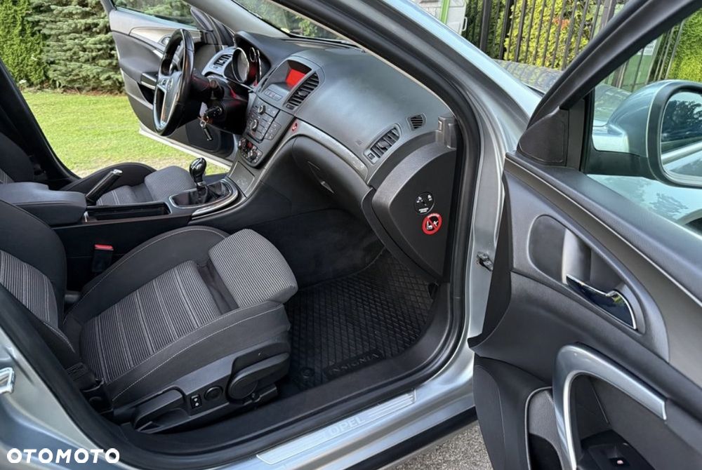 Opel Insignia - 12