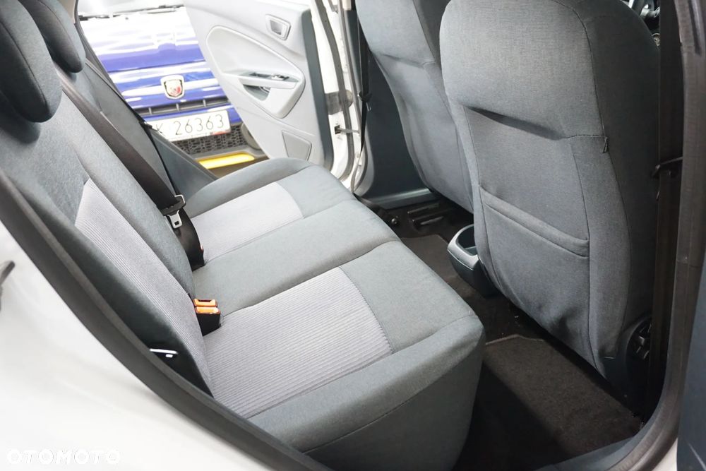 Ford Fiesta 1.4 Champions Edition - 26