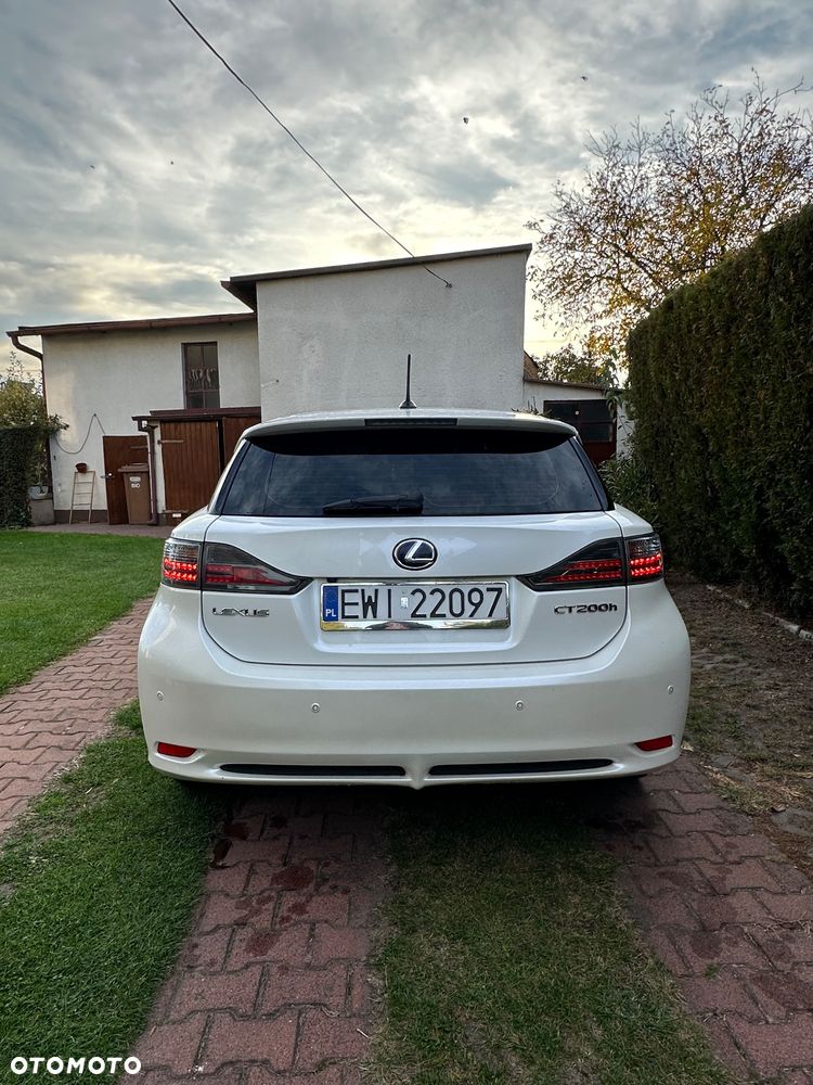 Lexus CT - 17