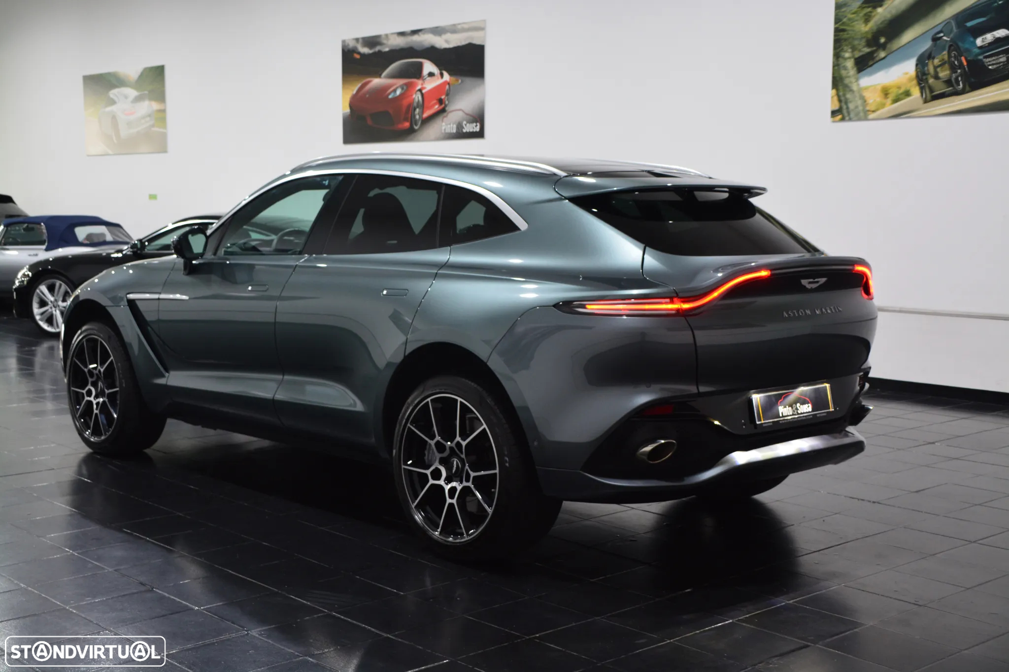 Aston Martin DBX Standard - 11