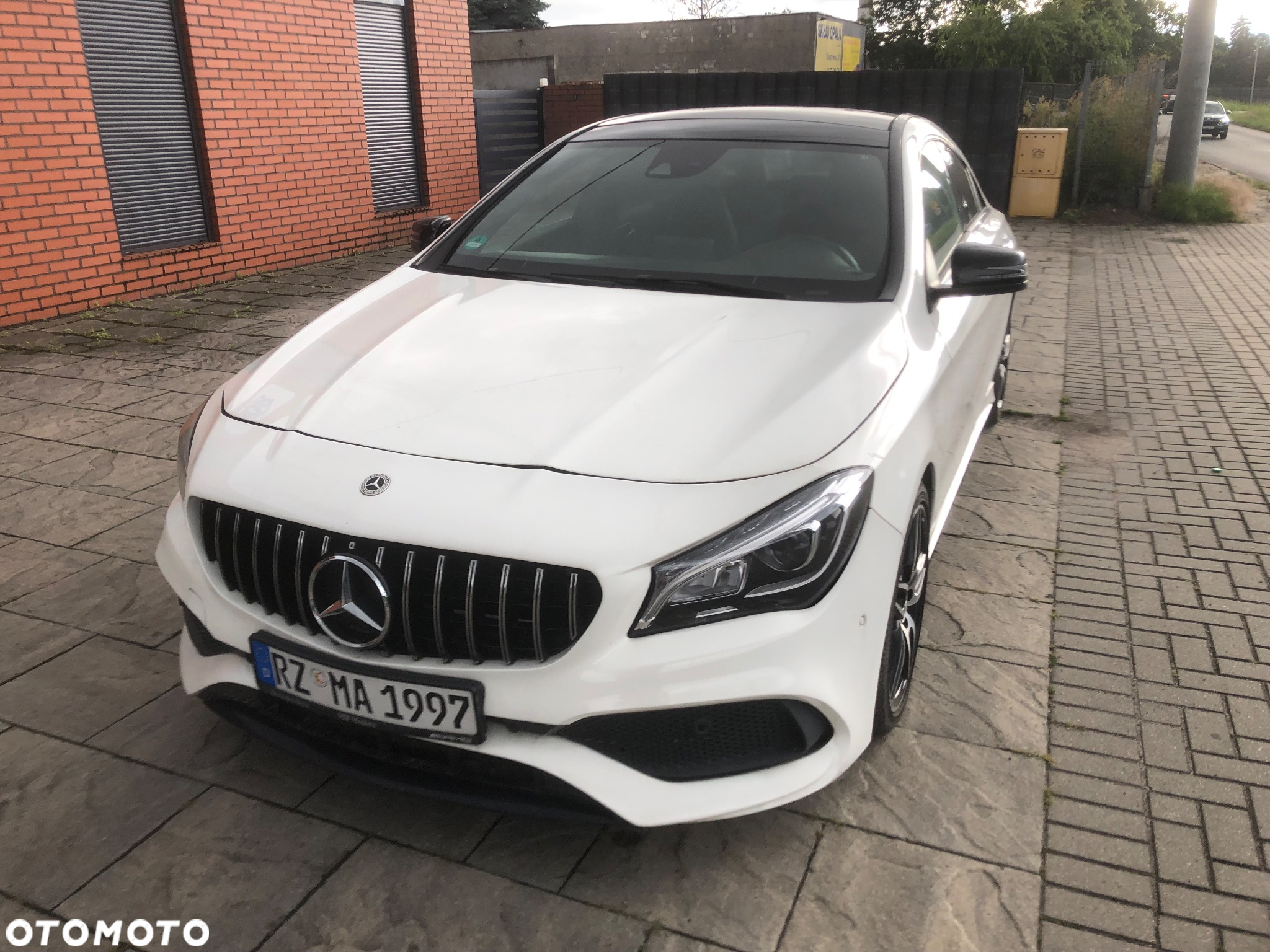 Mercedes-Benz CLA 200 AMG Line - 2