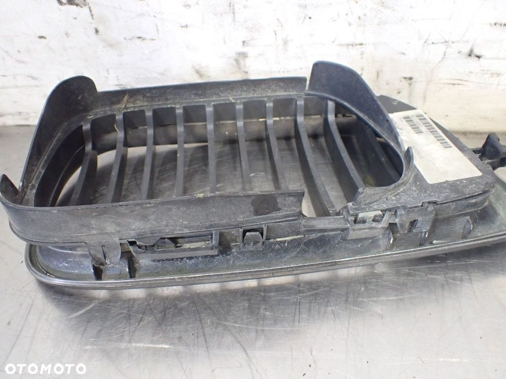 WYPEŁNIENIE KRATKA GRILLA LEWA BMW E46 LIFT 2.0D - 5