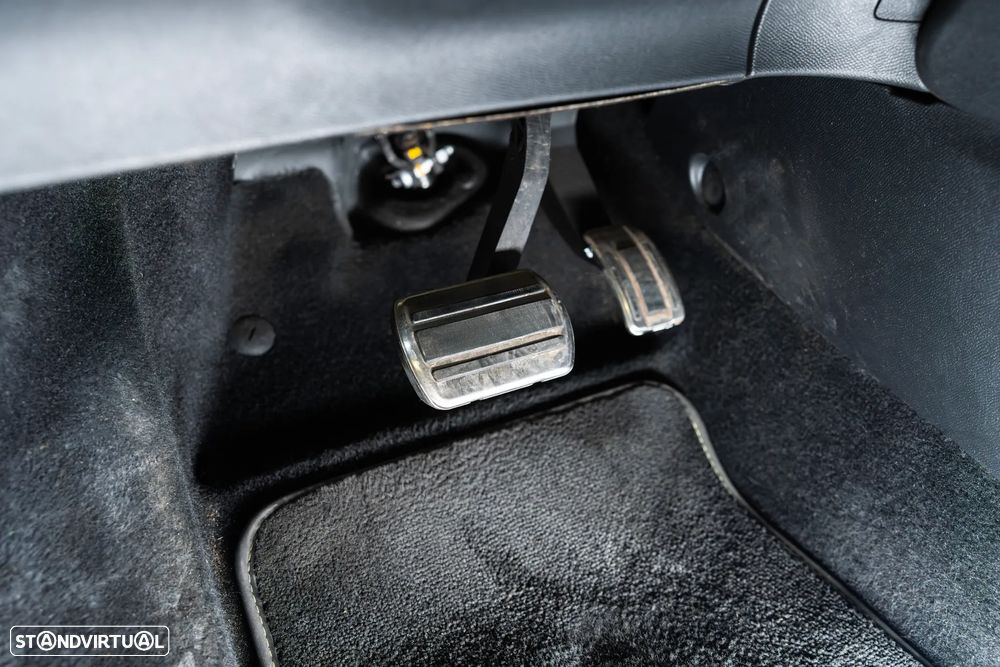 Peugeot e-208 GT Pack - 33