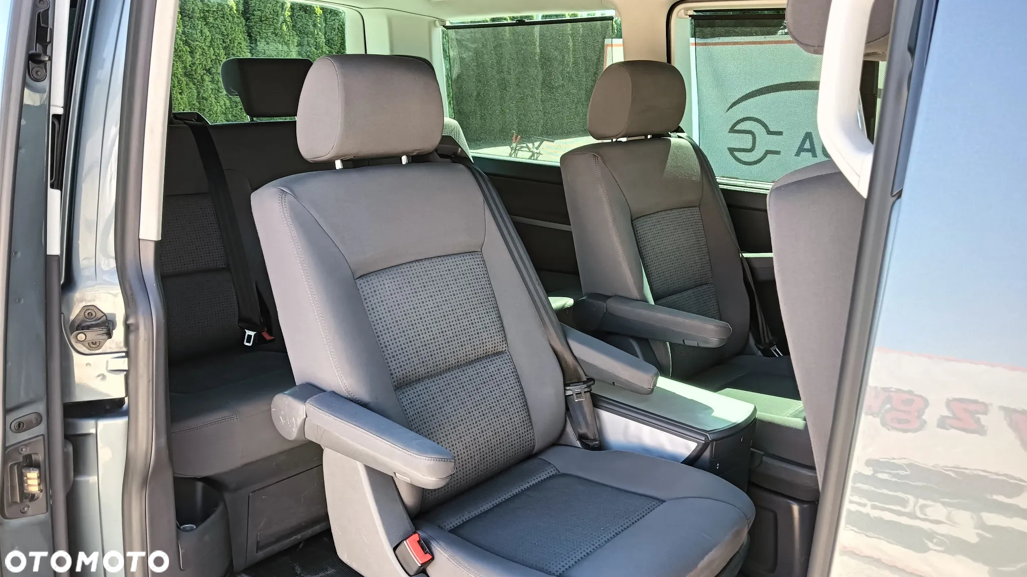 Volkswagen Multivan - 15