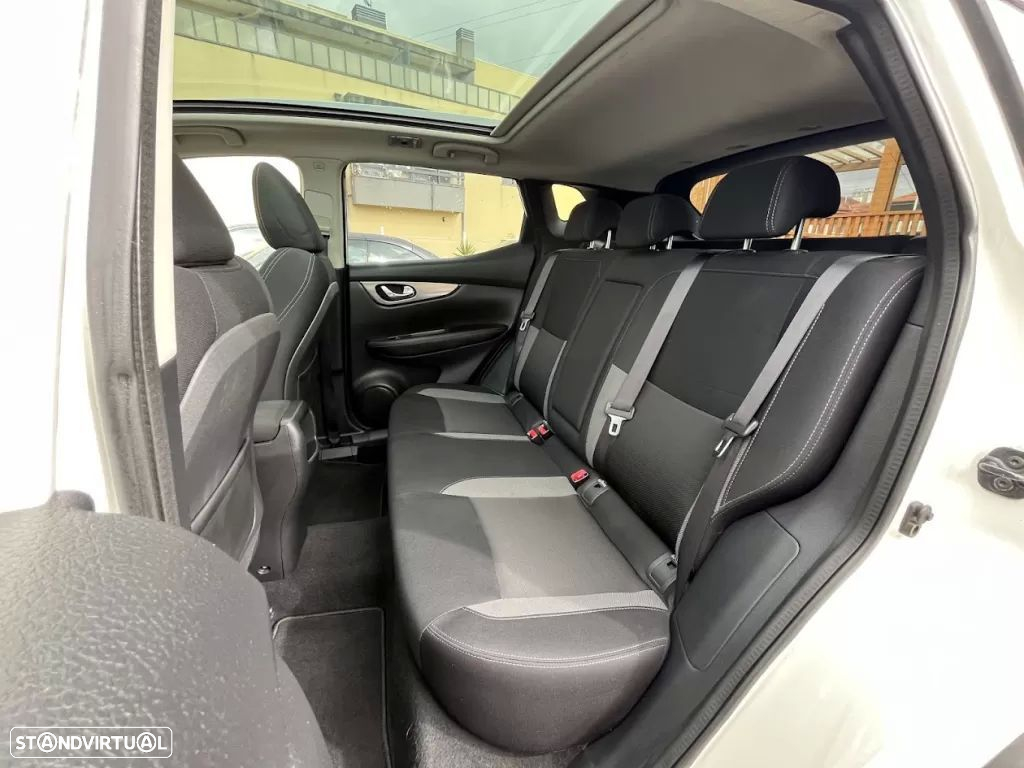 Nissan Qashqai 1.5 dCi N-Connecta 18 - 38