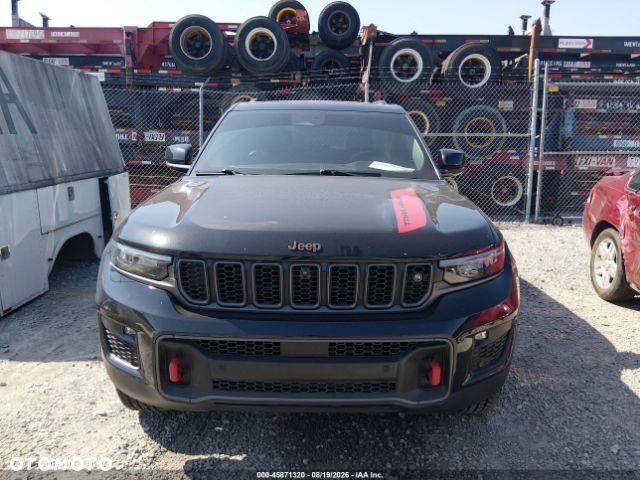 Jeep Grand Cherokee - 8
