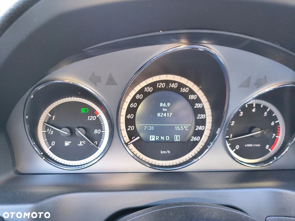 Mercedes-Benz Klasa C 250 CGI BlueEff Avantgarde - 21