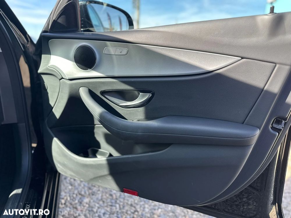 Mercedes-Benz E - 12