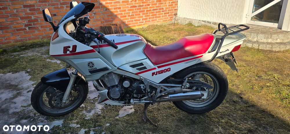 Yamaha FJ - 8