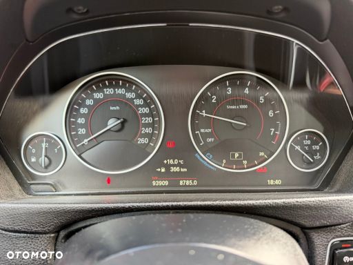 BMW Seria 3 320i - 10