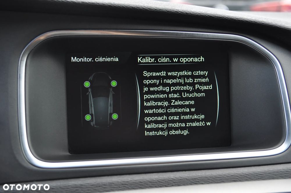 Volvo V40 T2 Momentum - 21