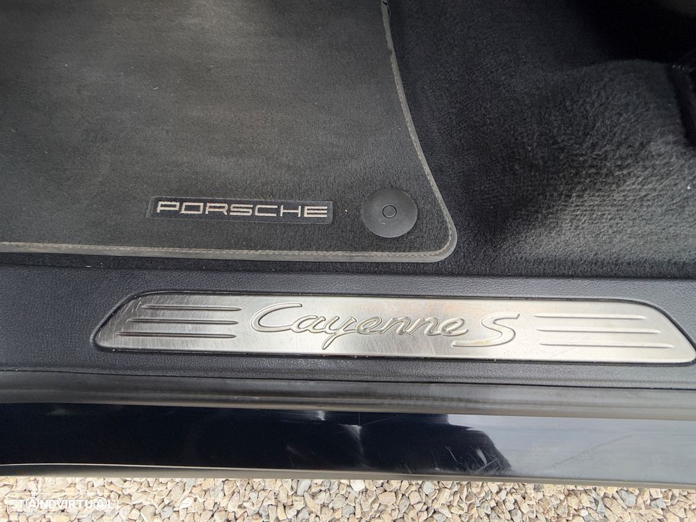 Porsche Cayenne - 16