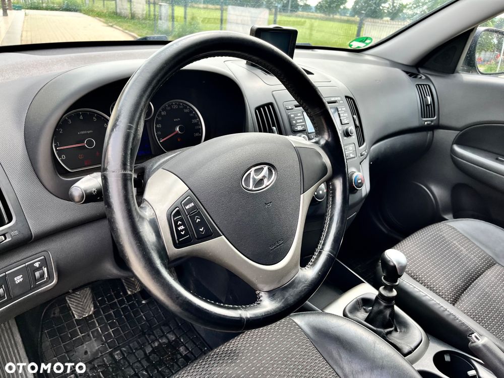 Hyundai i30 1.6 Premium - 17