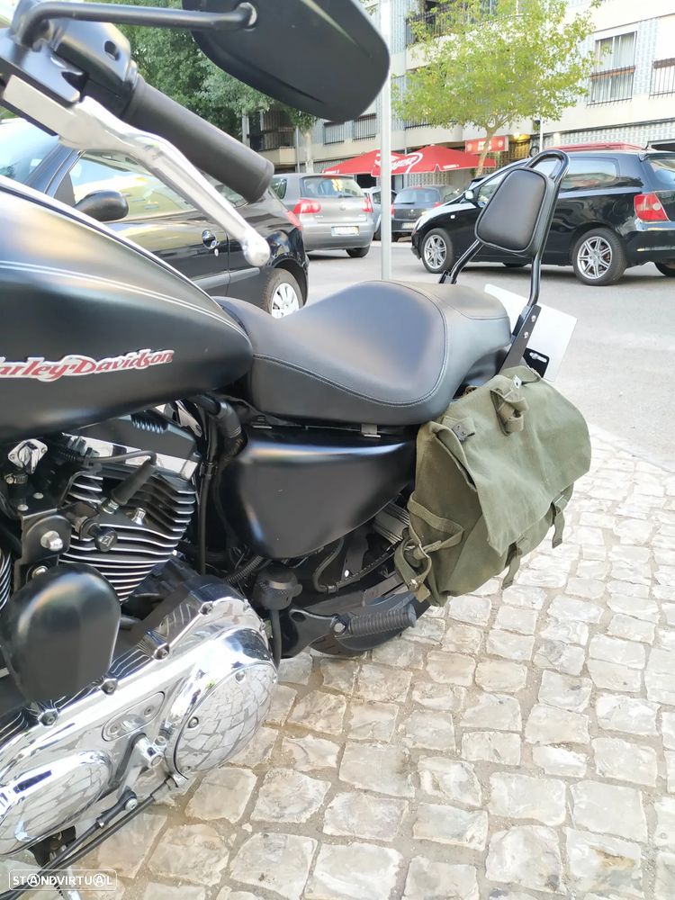 Harley-Davidson Sportster 1200 Custom - 12