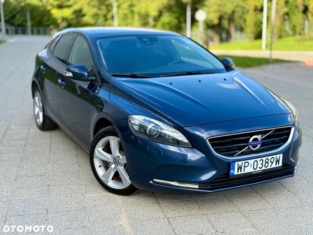 Volvo V40 D4 Momentum - 14