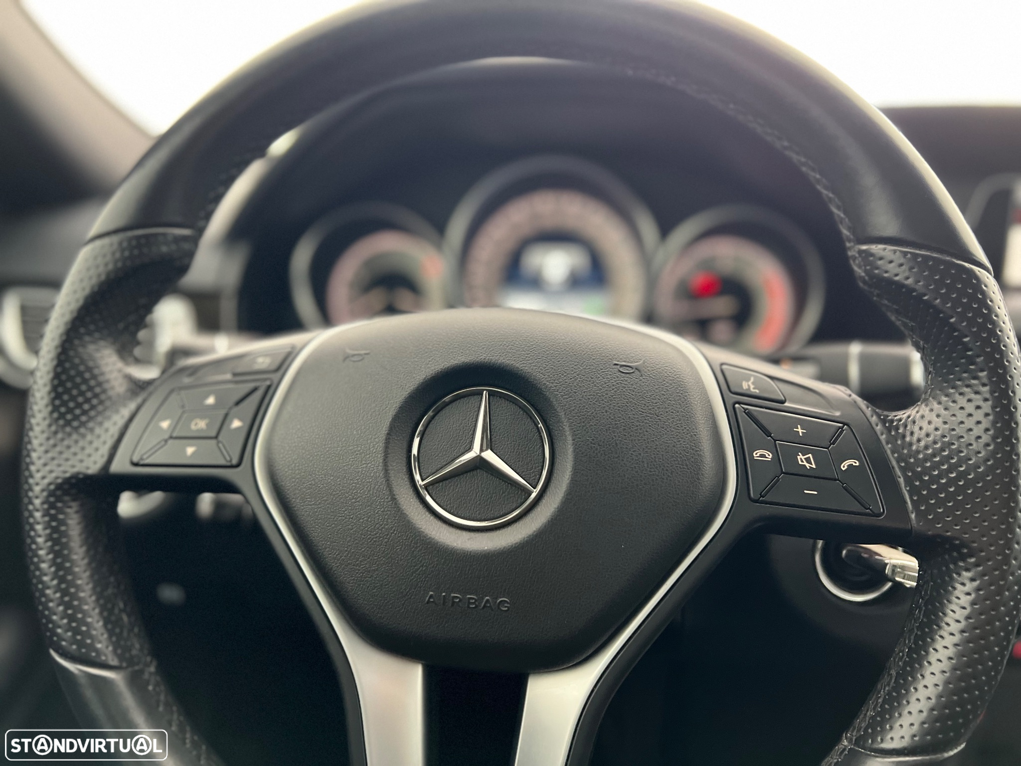 Mercedes-Benz E 220 CDi Avantgarde BlueEfficiency Auto - 18