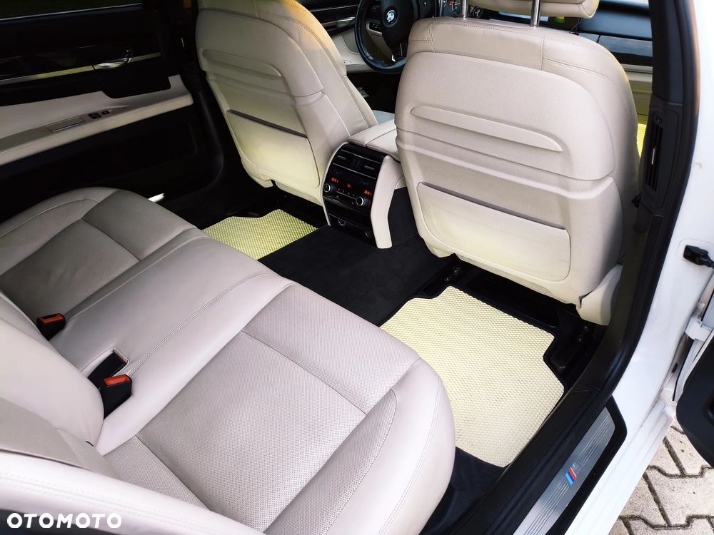 BMW Seria 7 740Li - 16
