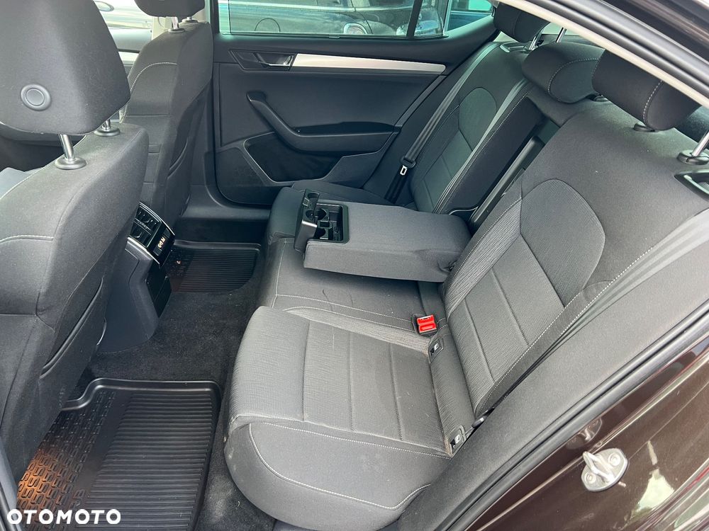 Skoda Superb 1.6 TDI GreenLine - 15