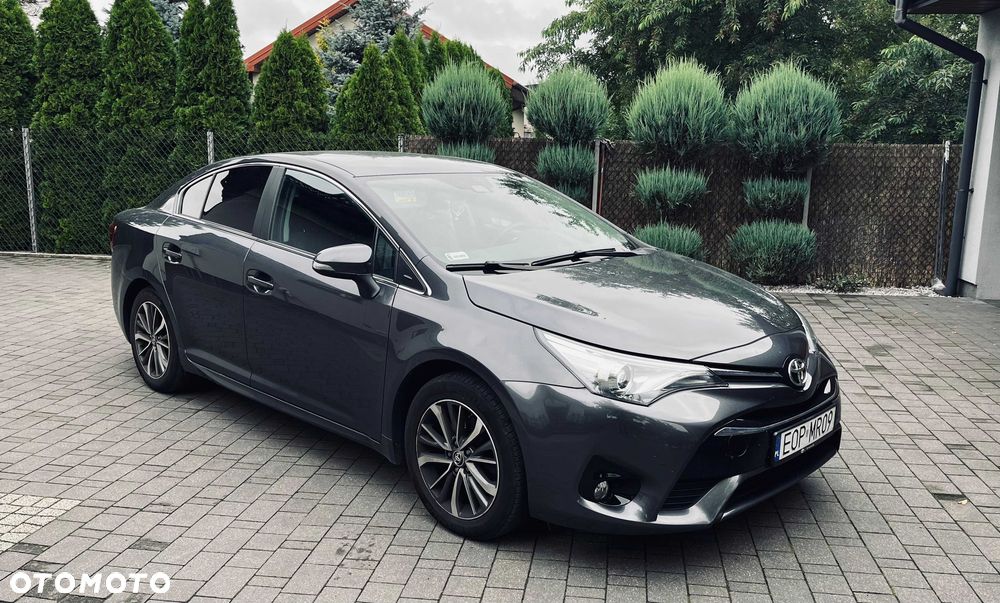 Toyota Avensis - 1