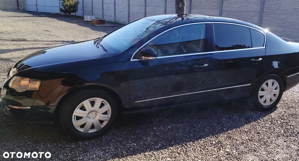 Volkswagen Passat 2.0 FSI Comfortline - 2