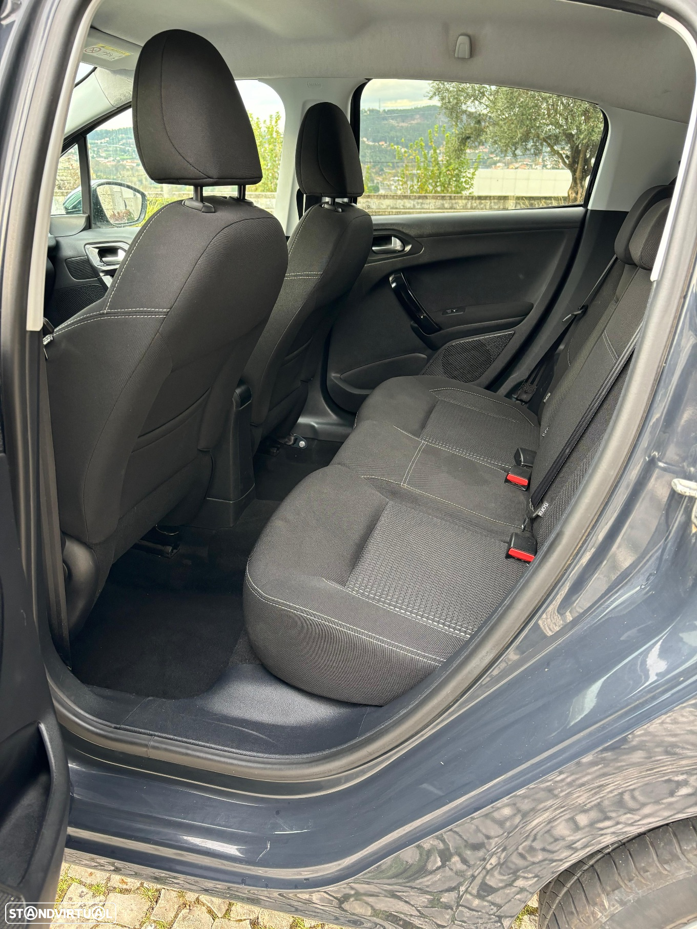 Peugeot 208 PureTech 110 Stop & Start Allure - 17