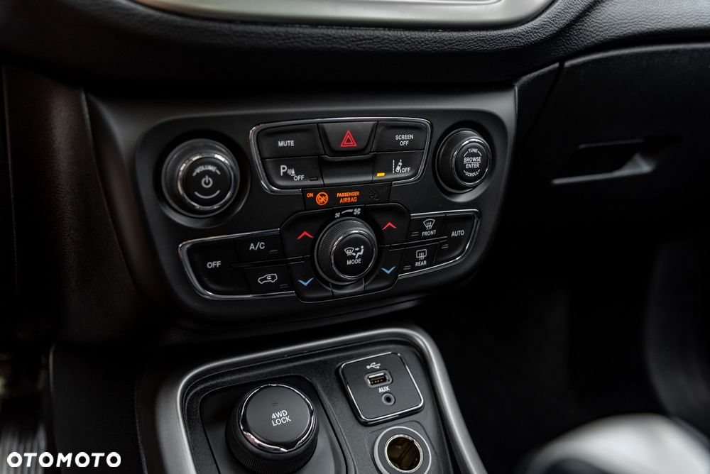 Jeep Compass 2.0 MultiJet Active Drive Automatik Longitude - 35