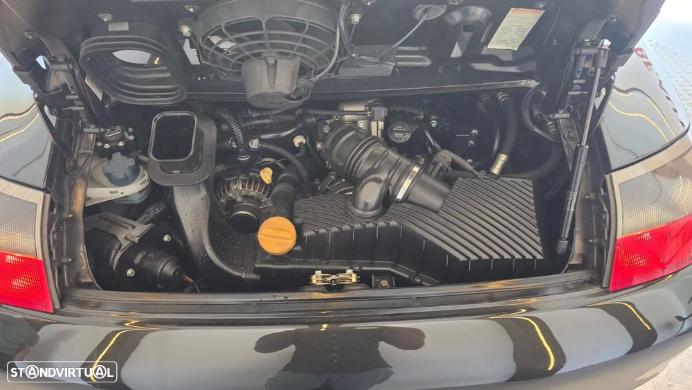Porsche 911 (996) Carrera - 28