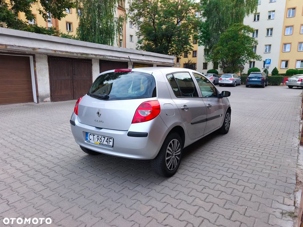 Renault Clio - 8