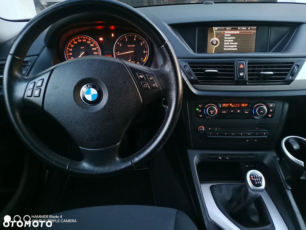 BMW X1 sDrive18i Sport Line - 13