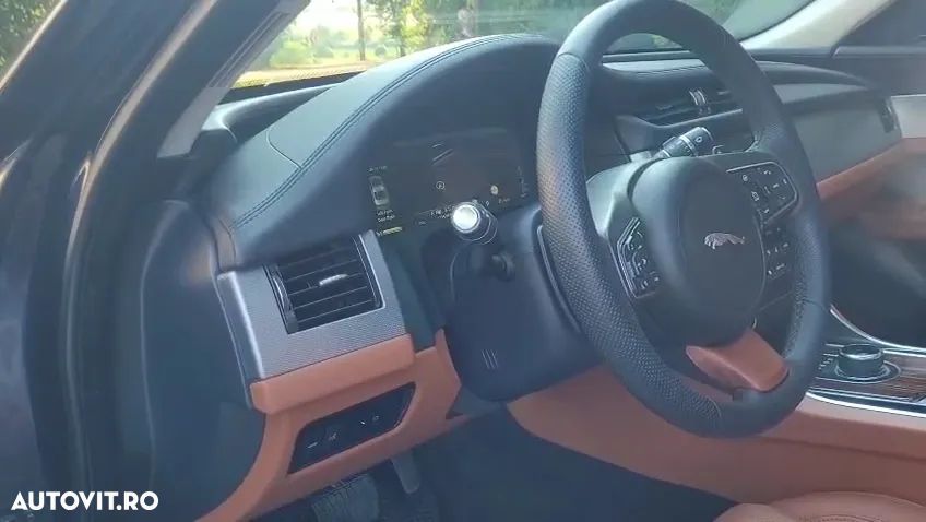 Jaguar F-Pace 20d RWD Prestige - 6