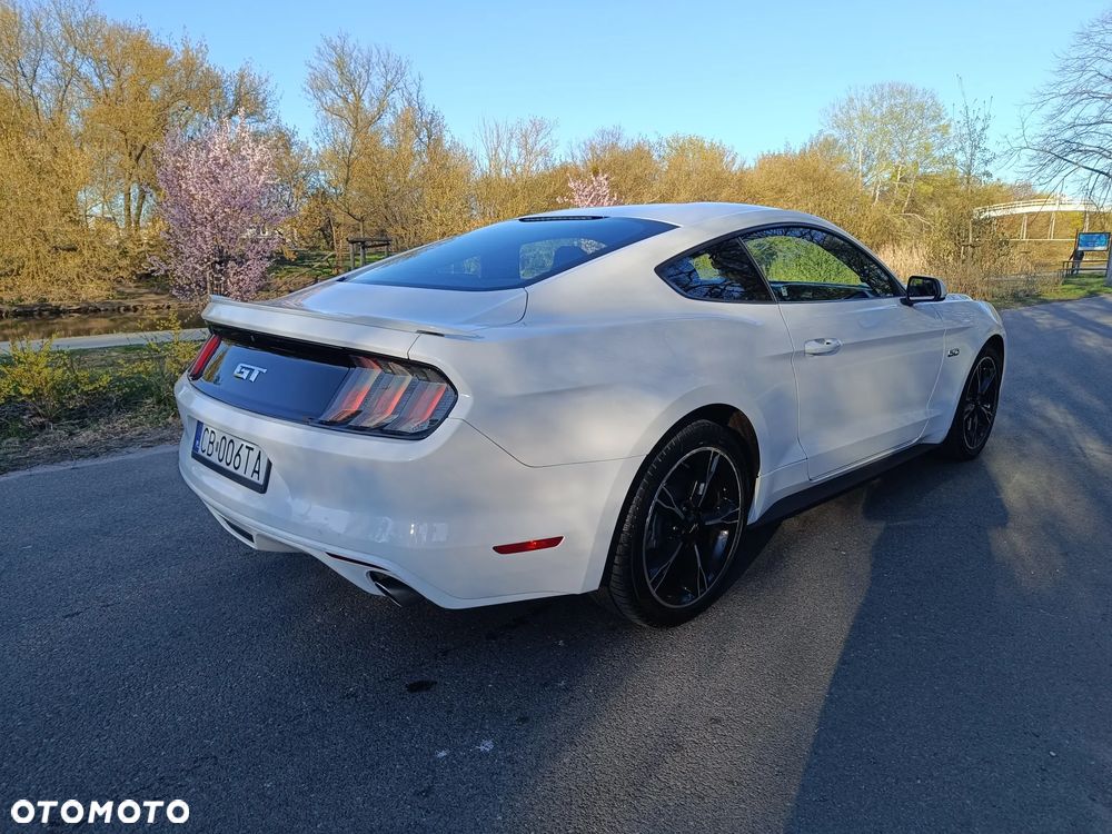 Ford Mustang - 8