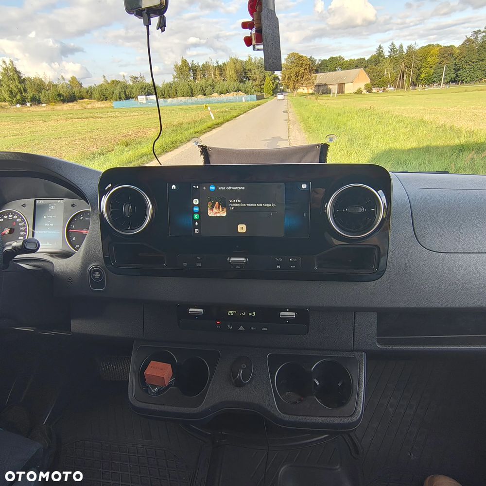 Mercedes-Benz Sprinter 319 - 8
