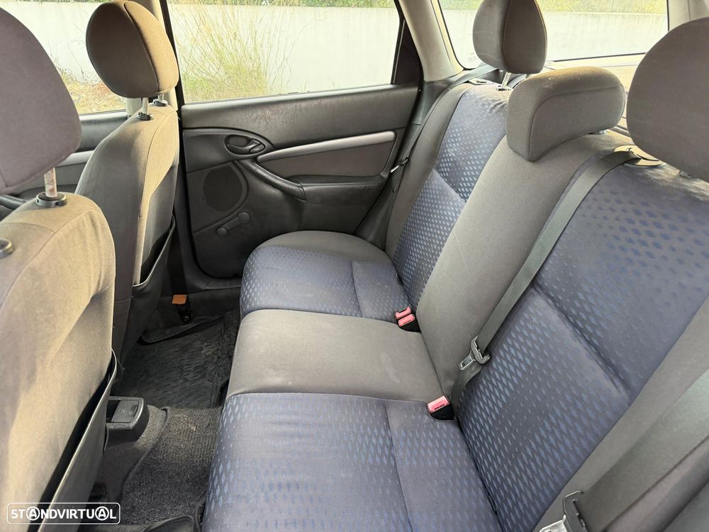 Ford Focus SW 1.8 TDdi Comfort - 12